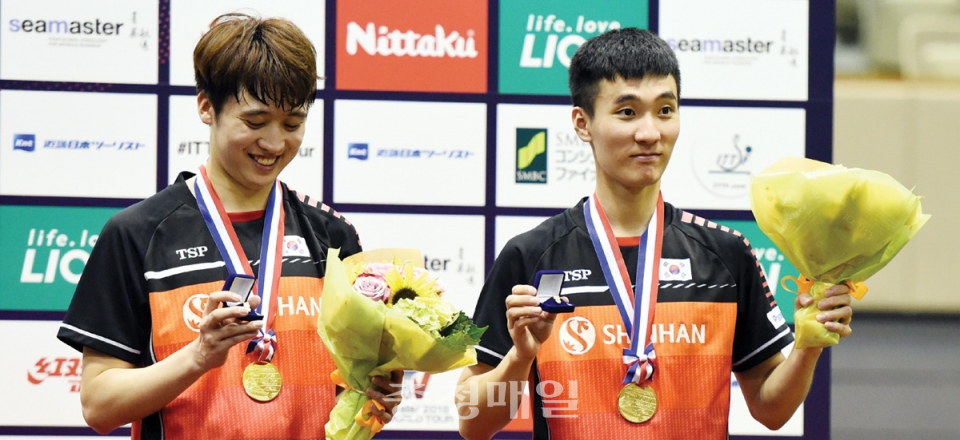 이상수(28·오른쪽)·정영식(26) 조가 국제탁구연맹(ITTF) 월드투어 일본오픈 남자복식에서 세계 최강 중국을 물리쳤다.