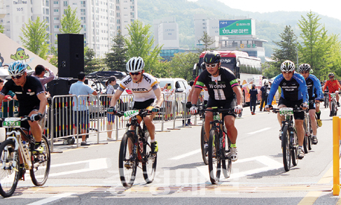 제3회 음성군수배 다올찬 전국산악자전거대회가 오는 19일 열린다. 사진은 지난해 대회 모습.