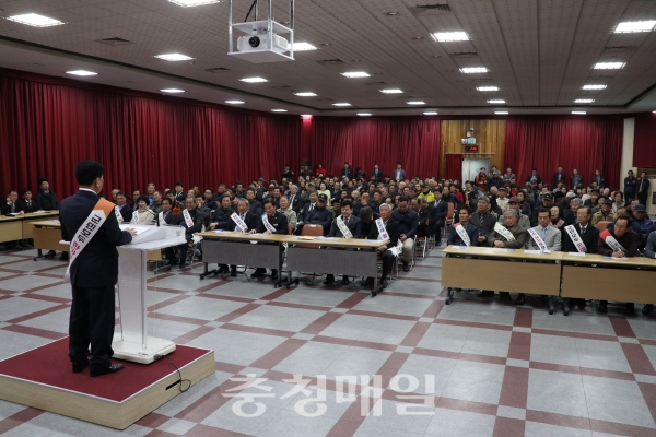 영동군 양수발전소 유치를 위한 군민 설명회가 지난 5일 군청 대회의실에서 열렸다.