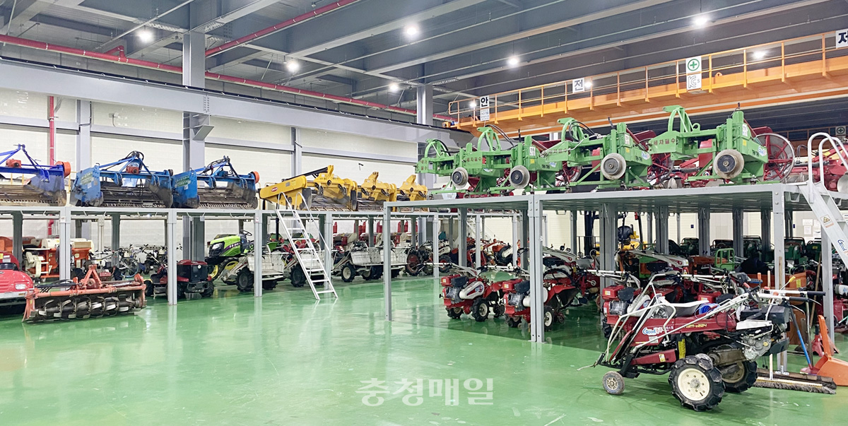 충북 충주시 농업기술센터 농기계 임대사업장 모습.