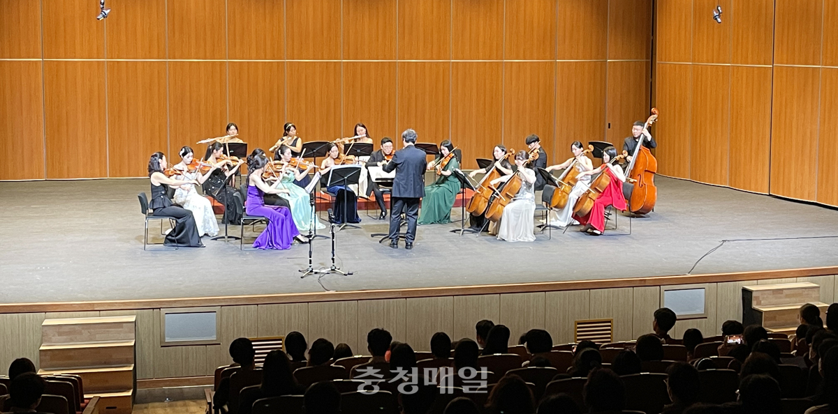 충남 금산군 홈커밍 콘서트 ‘예술, 위대한 여정’ 공연 모습.