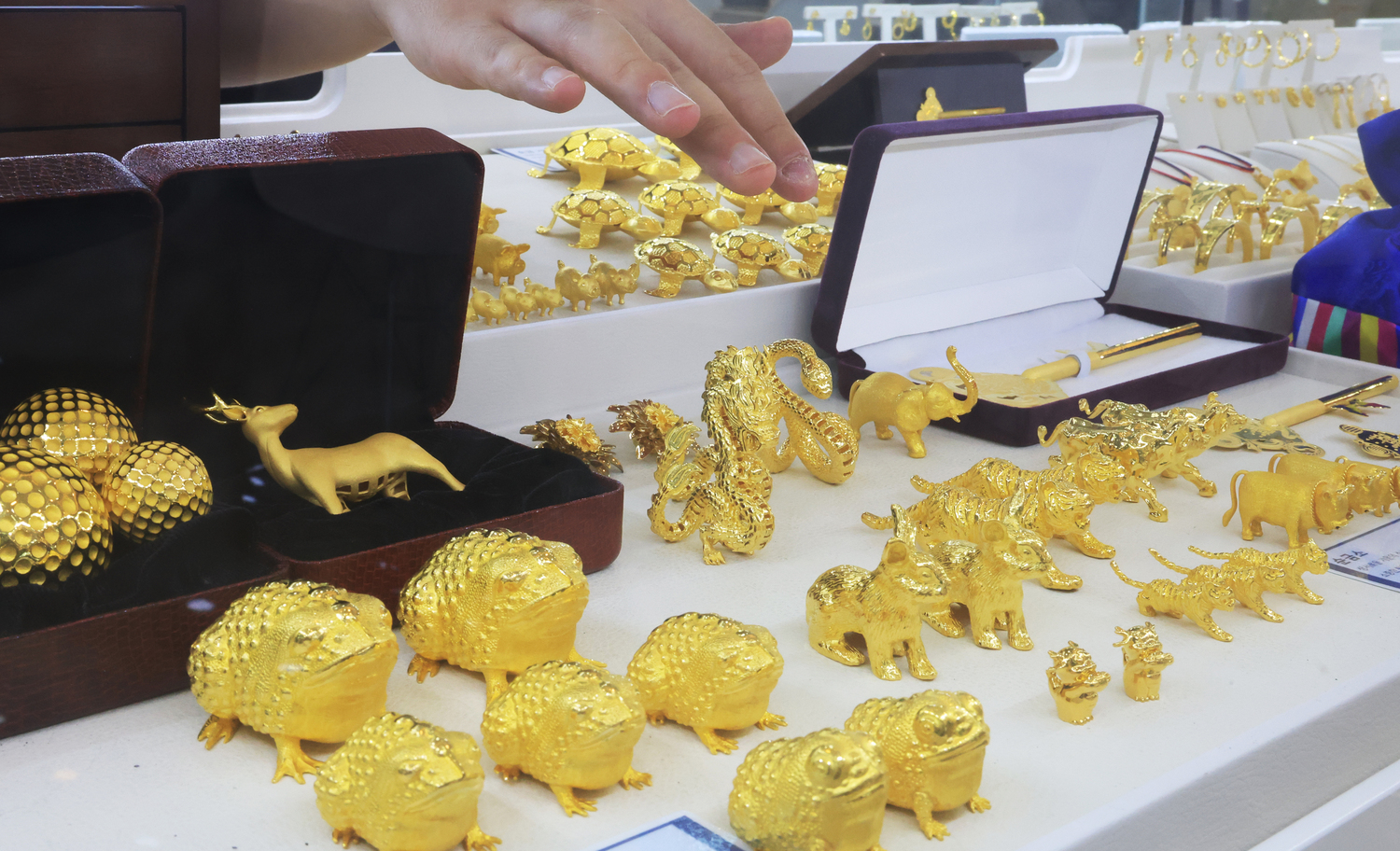 국제금값, 미 연준 금리결정 앞두고 0.9% 상승 < 경제 < 기사본문 - 충청매일