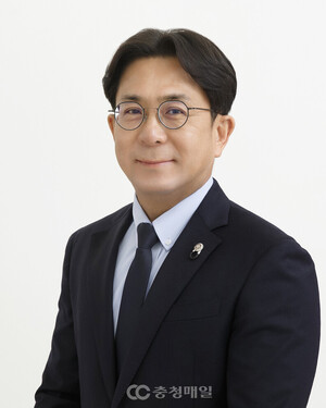 [새얼굴] "젊은 동문들 적극 참여 이끌어내겠다" - 뉴스 썸네일 이미지